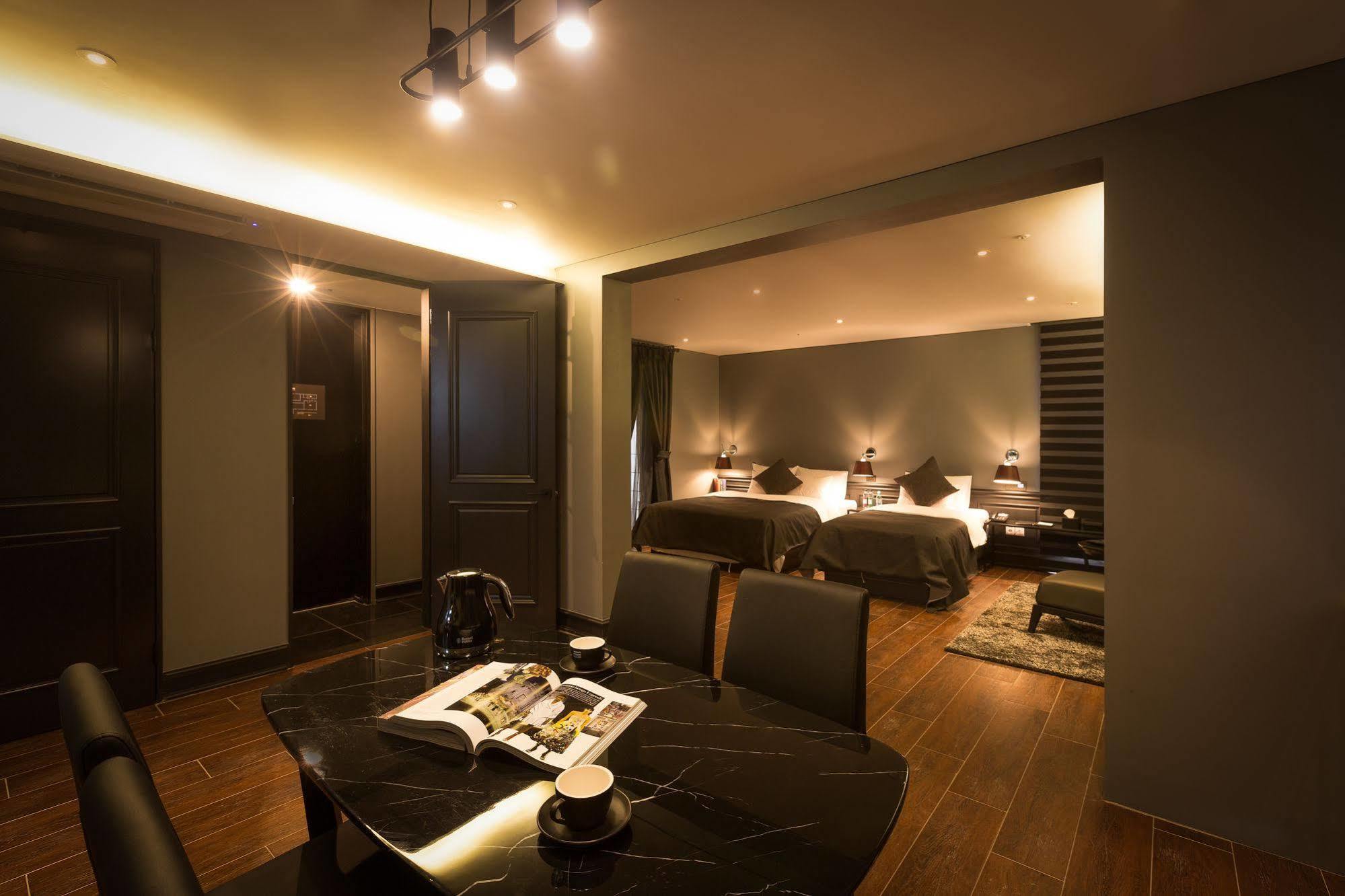 Trang Blue Hotel Seul Exterior foto